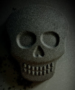 Black skull bath bomb